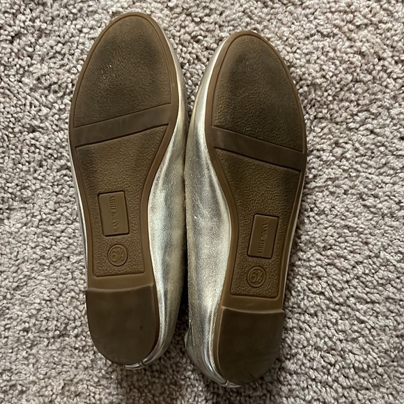 Gold Flats Sam & Libby size 6.5 - Picture 2 of 2